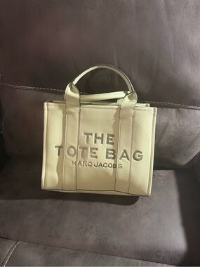 Marc Jacobs The Tote Bag in Pale Green